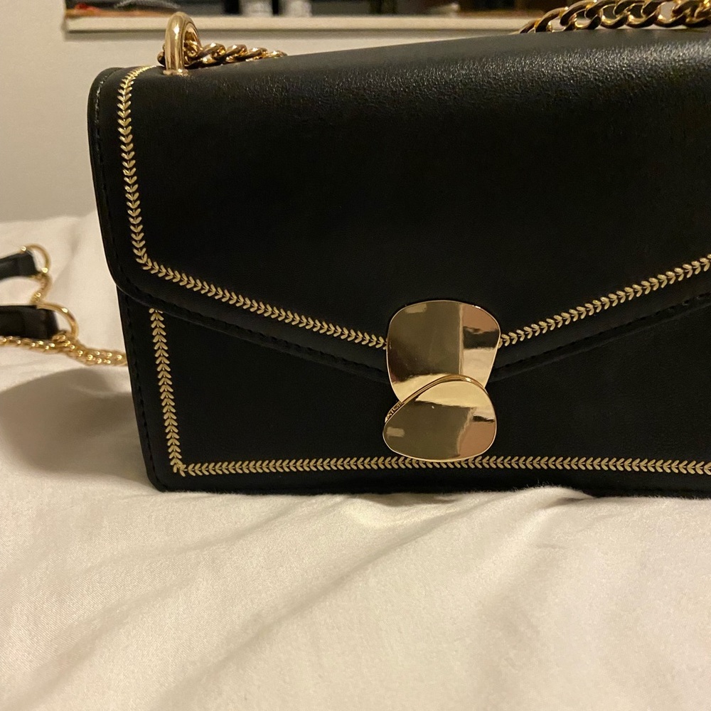 Black Leather shoulder bag Gold Chain and clip - Picture 5 of 7